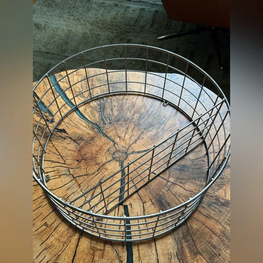 Round Metal Wire Wall Shelf